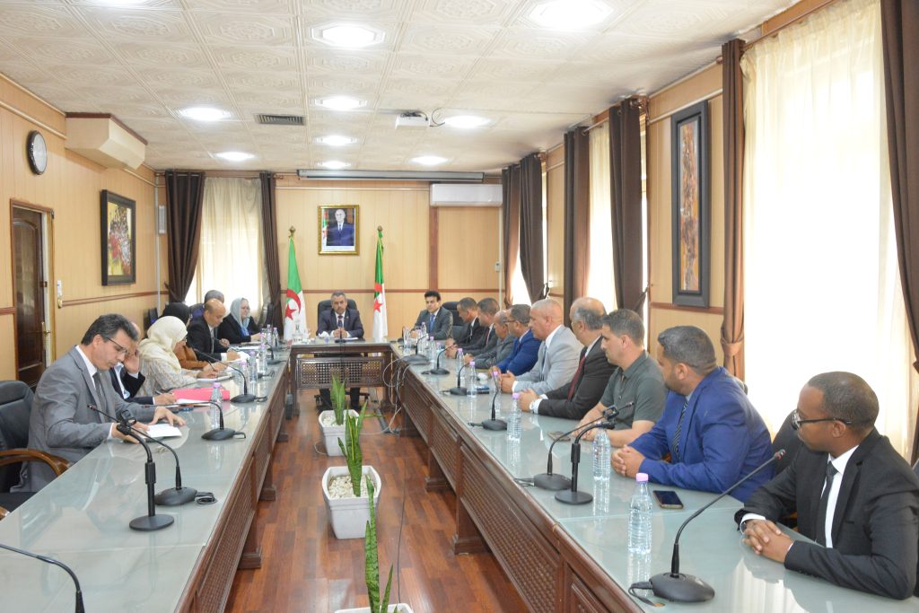وزير التربية الوطنية ينصب اللجنة الوطنية للخدمات الاجتماعية