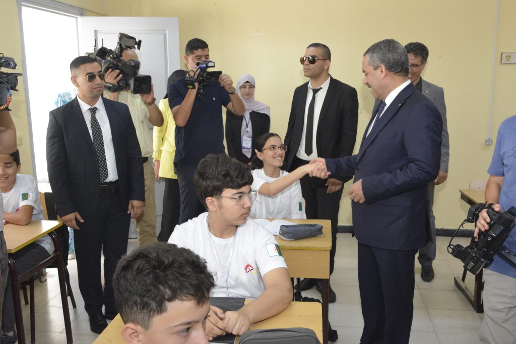 وزير التربية الوطنية يشرف على متابعة الدور التصفوي الثالث للأولمبياد الجزائرية للرياضيات ويعرض نتائج شهادة التعليم المتوسط – دورة 2025