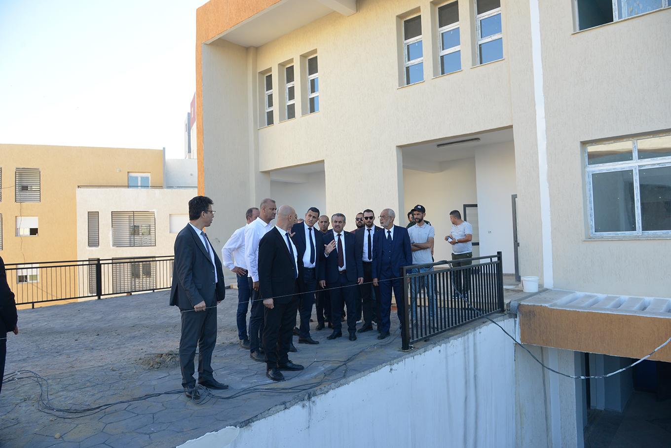 وزير التربية الوطنية يعاين تقدم مشروع إنجاز ثانوية نمط 1000 حي 13300 بالمدينة الجديدة سيدي عبد الله