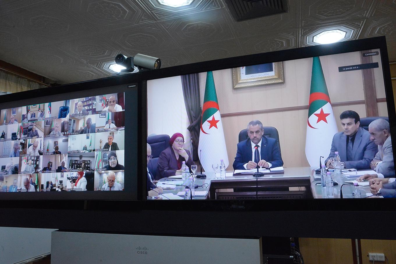 وزير التربية الوطنية يترأس ندوة مرئية مع مديري التربية للولايات