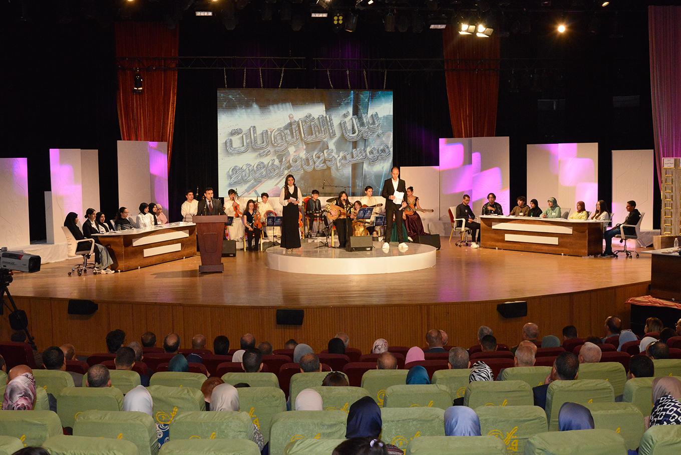 أشرف الدكتور مبروك لمشونسي، رئيس ديوان وزير التربية الوطنية، إعطاء إشارة الانطلاق الرسمية للمنافسة الوطنية "بين الثانويات" للموسم الدراسي 2025–2026