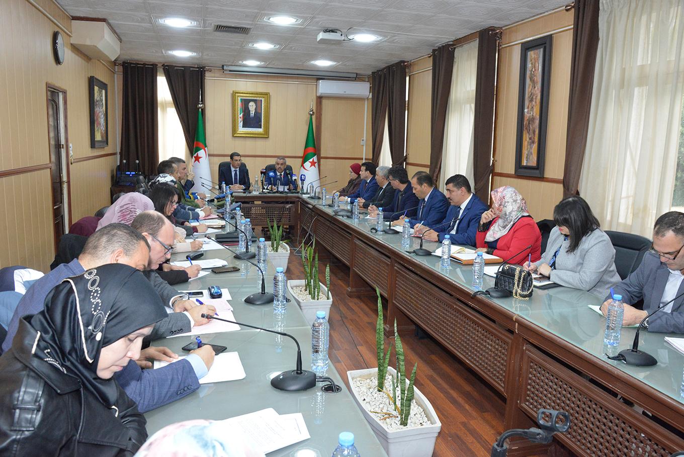 وزير التربية الوطنية ووزير الصحة ينصّبان اللجنة متعددة القطاعات المكلّفة بإعداد خارطة طريق الكشف عن تعاطي المخدرات والمؤثرات العقلية داخل المؤسسات التربوية والتعليمية والتكوينية