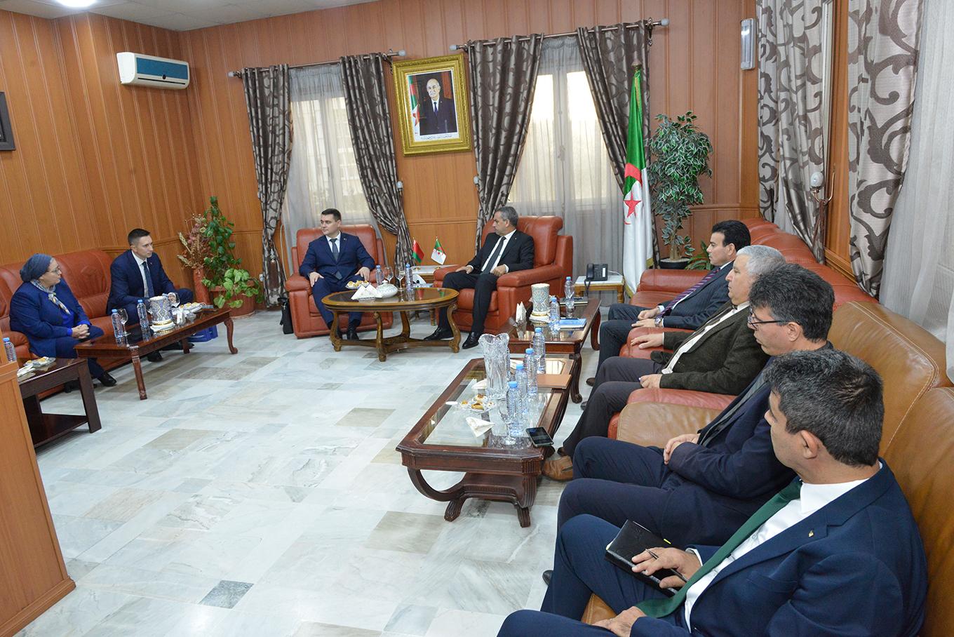 وزير التربية الوطنية يستقبل وزير التربية لجمهورية بيلاروسيا