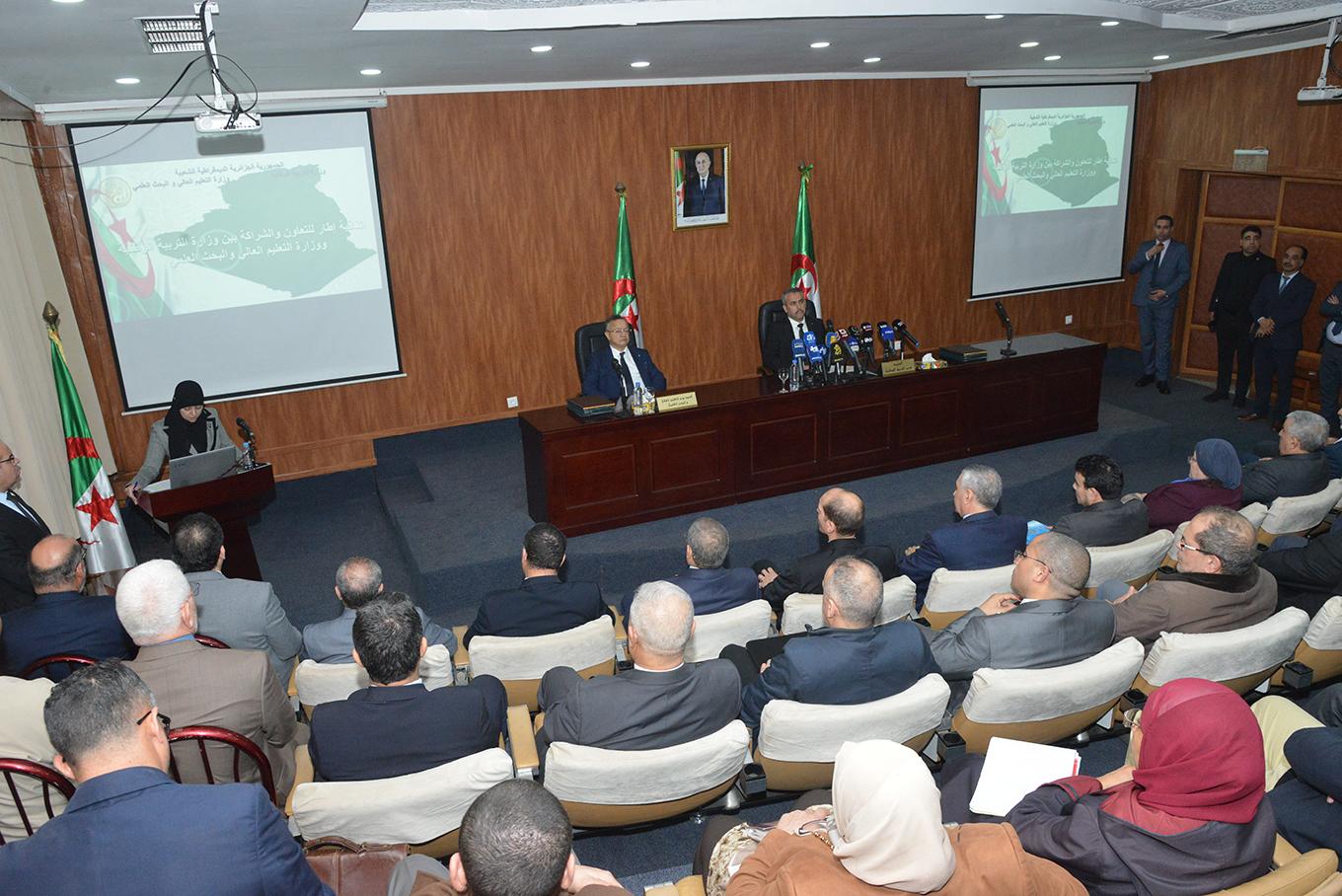 وزيرا التربية الوطنية والتعليم العالي والبحث العلمي يشرفان على توقيع ست اتفاقيات تعاون وشراكة